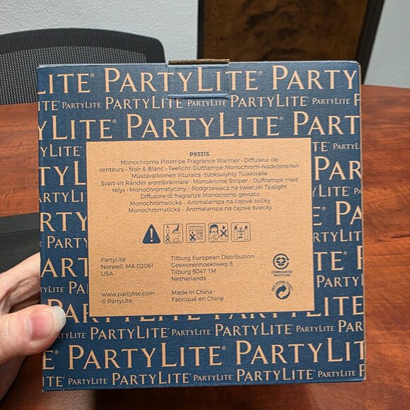 PartyLite Monochrome Pinstripe Fragrance Warmer - Picture 8 of 9